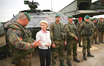 Министр обороны ФРГ посетила военные учения НАТО в Польше