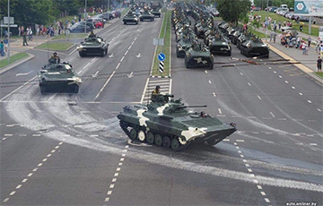 Белорусы выступают за запрет движения танков в городе