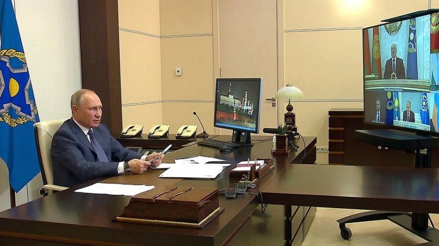 Коммерсантъ: Путин предложил Лукашенко &quot;уйти спокойно и не тянуть с этим&quot;