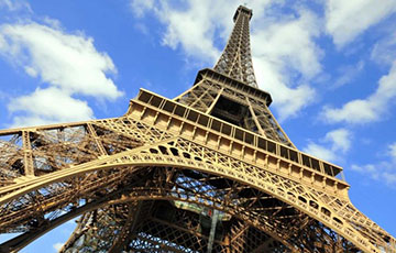 Протесты в Париже: Эйфелеву башню закрыли для туристов