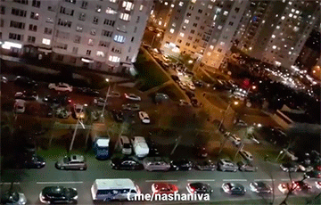 В Минске авто сигналят в память об убитом Романе Бондаренко