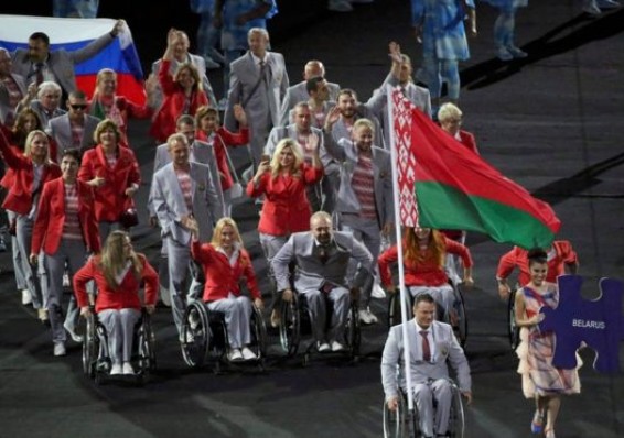 Белорусы вышли на открытие Паралимпиады в Рио-де-Жанейро с российским флагом