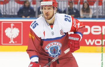 Белорусский хоккеист продолжит карьеру в самом титулованном клубе Польши