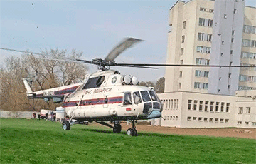 Мальчика, который спас на пожаре младшего брата, доставили вертолетом из Мяделя в Минск