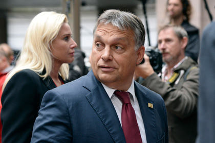 Венгерские власти отложили введение налога на интернет