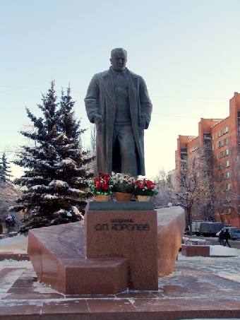 В Минске состоялось возложение цветов к памятнику Ленину