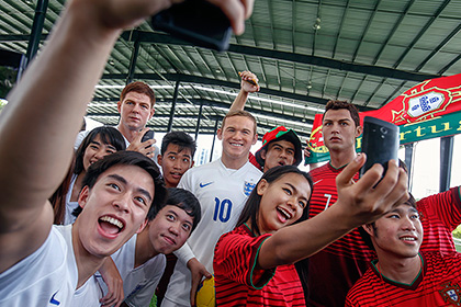 Власти Таиланда решили успокоить население при помощи футбола