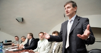 Романчук сказал, что ограничит срок президента