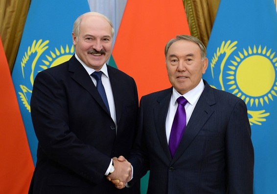 Лукашенко 15 октября летит в Казахстан