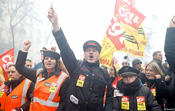 Во Франции началась трехмесячная массовая забастовка железнодорожников