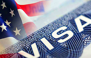 Трамп остановил выдачу рабочих виз в США