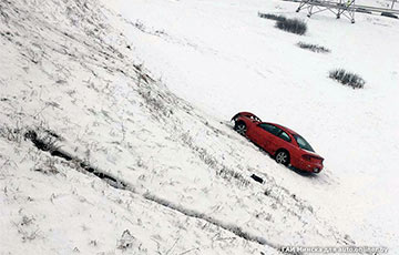 Снегопад осложнил дорожную обстановку под Минском