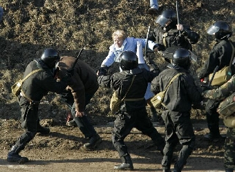 Несанкционированная акция оппозиции не мирная демонстрация, а преступные действия - независимый наблюдатель