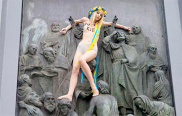Адвокат: Активистку Femen угрожали вывезти в Беларусь