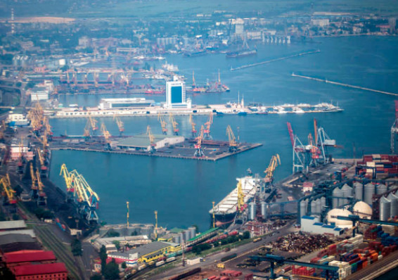 Беларусь рассчитывает на снижение стоимости морского фрахта через порты Одессы