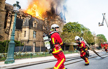 Пожар в Нотр-Дам де Пари: что удалось спасти