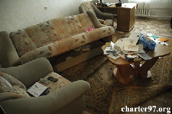 Очередной обыск в квартире Александра Отрощенкова