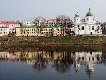 У полоцкого бронзового студента появится подруга из Новополоцка