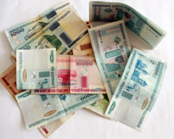 Белорусы избавляются от белорусских рублей