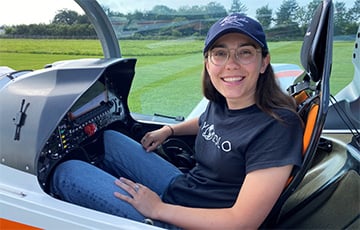 19-летняя девушка-пилот из Бельгии в одиночку облетела мир