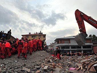В результате землетрясения в Турции погибли 570 человек