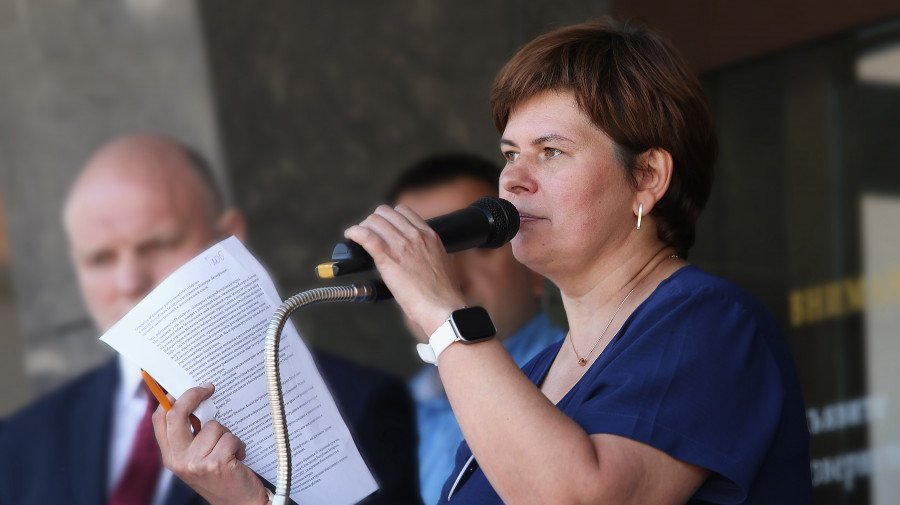 Уволена начальник отдела ОАО «Нафтан». Она подсчитывала подписи работников за забастовку