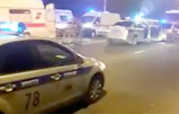 Видеофакт: В Иркутске водитель сбил восемь полицейских