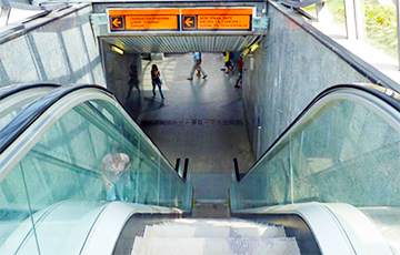 Эскалатор возле ТЦ «Столица» заменят на обычные ступеньки