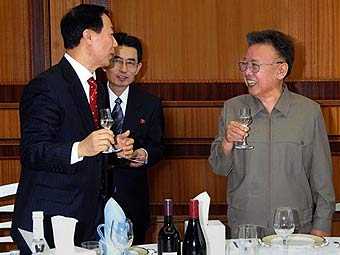 Ким Чен Ир увлекся спиртным на встрече с китайским послом