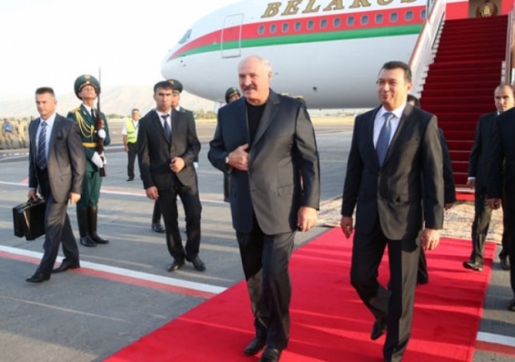 Лукашенко поедет в Таджикистан для участия в саммите СНГ