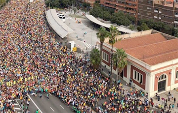 В Барселоне на акцию протеста вышли более полумиллиона человек