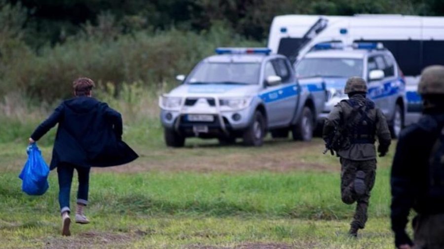Польский депутат пытался прорваться через оцепление и передать лекарства мигрантам
