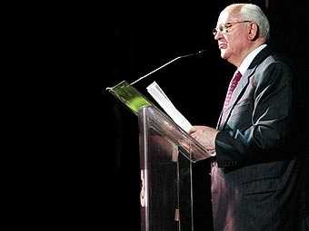 Горбачев призвал начать "перестройку" в США