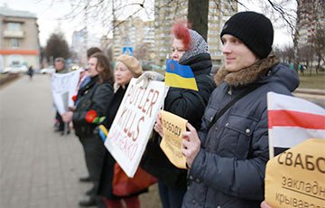 Акция солидарности с Савченко в Минске длилась шесть с половиной часов