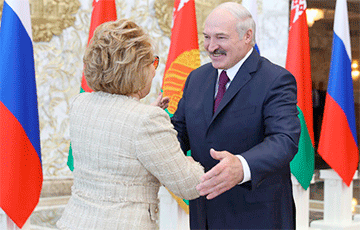 Лукашенко наградил Валентину Матвиенко орденом Скорины