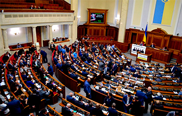Зеленский подписал закон, касающийся депутатской неприкосновенности