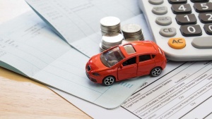 МНС начислило автовладельцам авансовый платеж по транспортному налогу