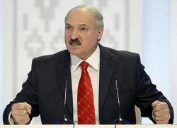 Лукашенко: Беларусь пытаются взорвать через интернет