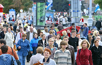В Беларуси начали создавать базу данных бесплатной рабочей силы?