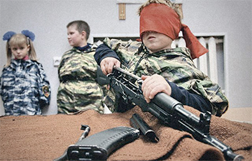Белорусы выступили против военруков в школах