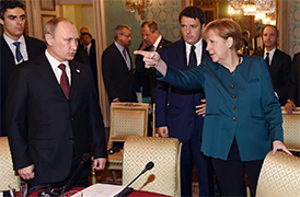 Меркель выступает за продление санкций против России