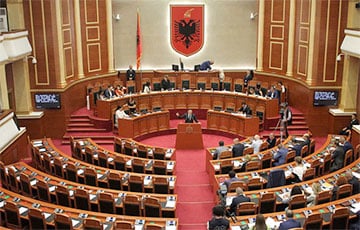 Парламент Албании провозгласил импичмент президенту