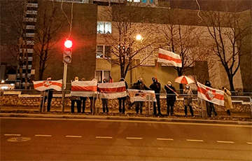 Курасовщина поминает Романа Бондаренко в цепи солидарности