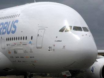 Полеты A380 на Ле Бурже отменили из-за столкновения