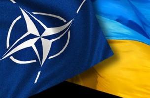 Порошенко призвал в Украину НАТО
