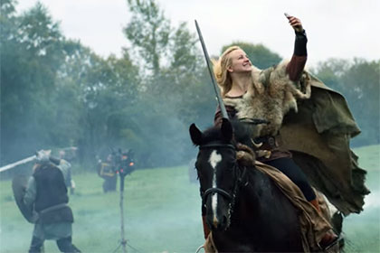 Ролик о селфи-зависимости викингов набрал более миллиона просмотров в YouTube