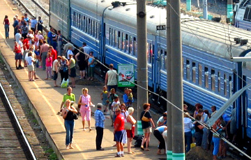 Фотофакт: Очереди за билетами на электрички в Минске
