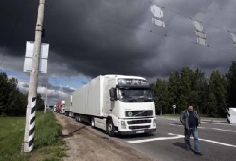 На границе с РФ отменен транспортный контроль