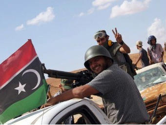 Комиссия ООН обвинила ливийских повстанцев в военных преступлениях