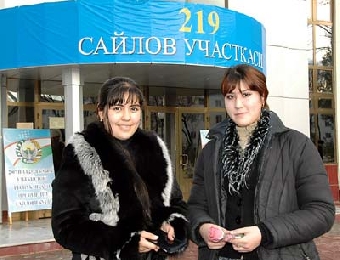 Граждане Казахстана активно голосуют в Минске на выборах президента